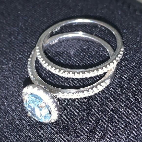 Size 7 Aquamarine and diamond rings 14k white gold - Recently cleaned by jeweler - Picture 2 of 9